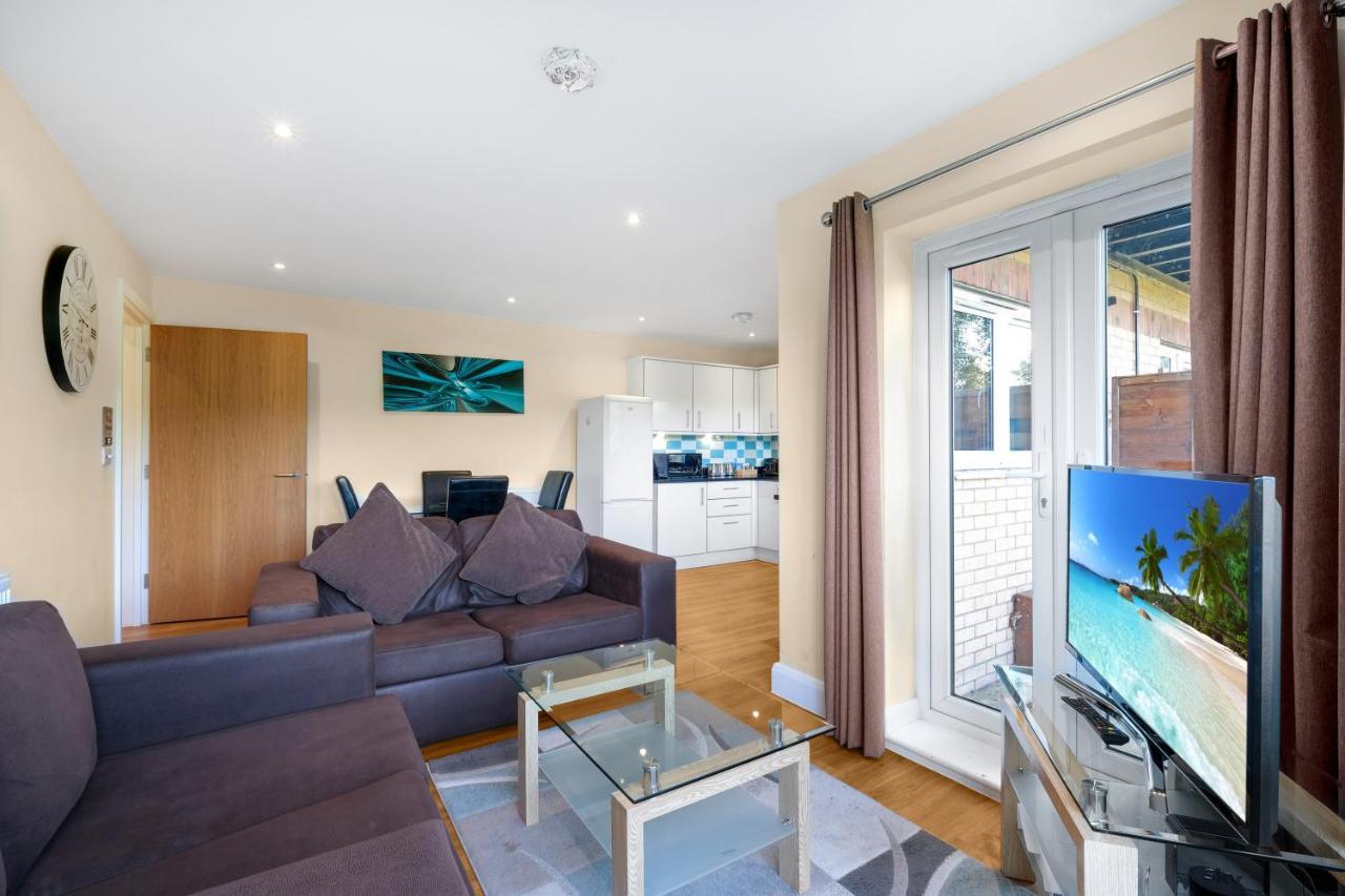 London Heathrow Living Serviced Apartments By Ferndale Stanwell Eksteriør bilde