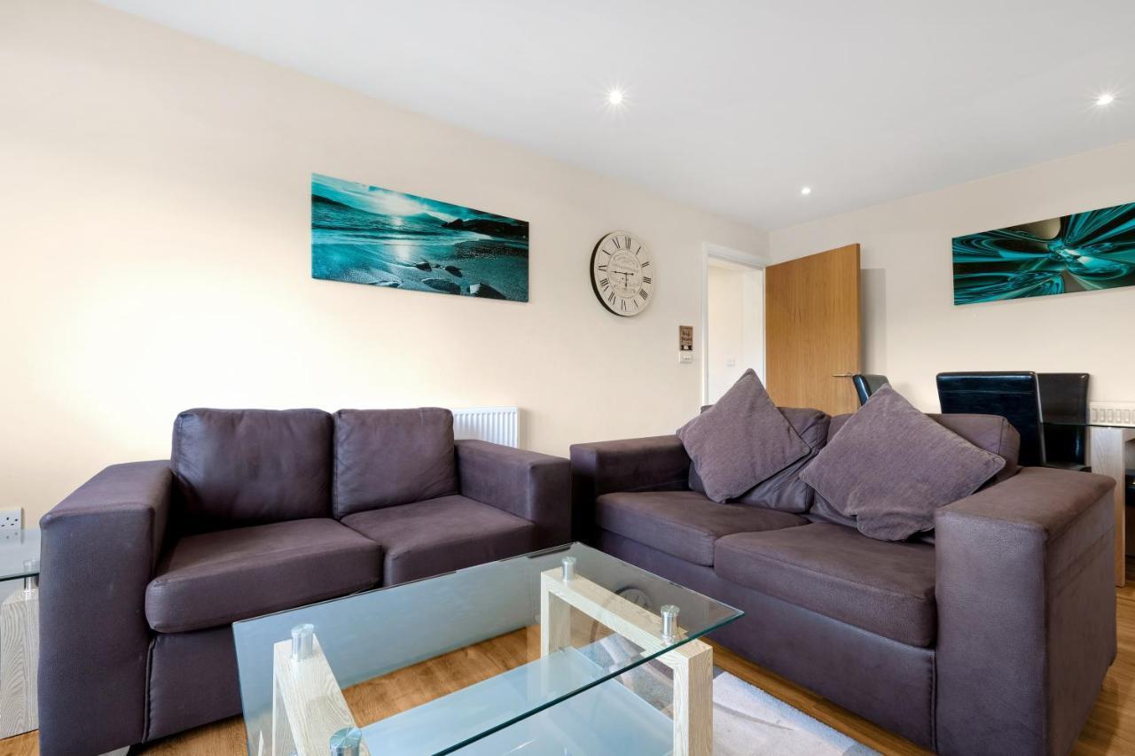London Heathrow Living Serviced Apartments By Ferndale Stanwell Eksteriør bilde