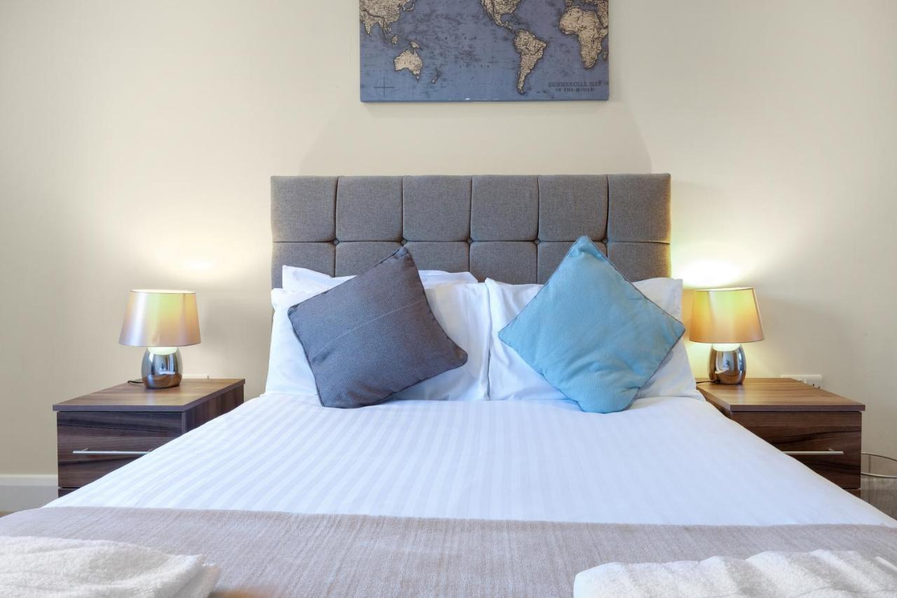 London Heathrow Living Serviced Apartments By Ferndale Stanwell Eksteriør bilde