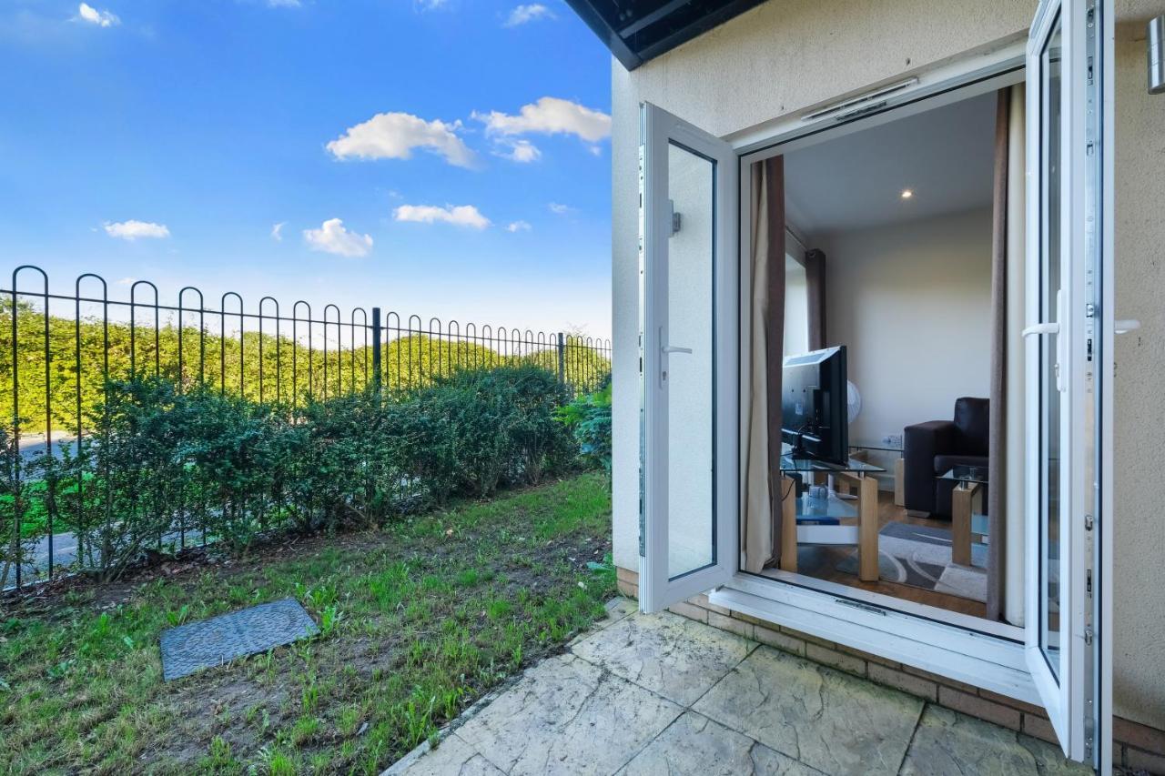 London Heathrow Living Serviced Apartments By Ferndale Stanwell Eksteriør bilde