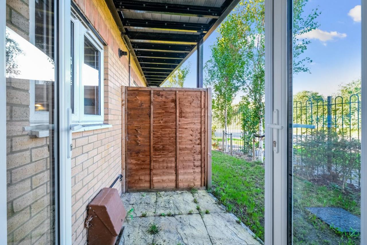London Heathrow Living Serviced Apartments By Ferndale Stanwell Eksteriør bilde