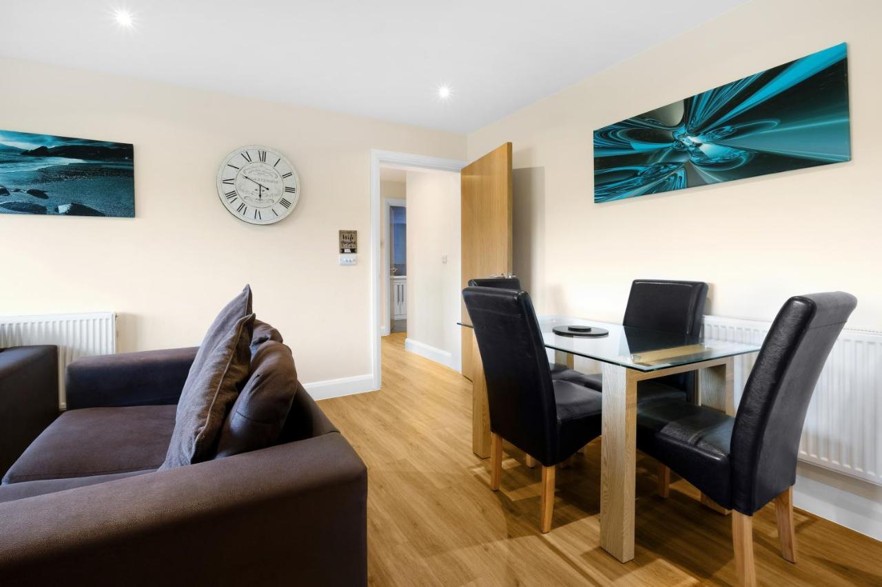 London Heathrow Living Serviced Apartments By Ferndale Stanwell Eksteriør bilde