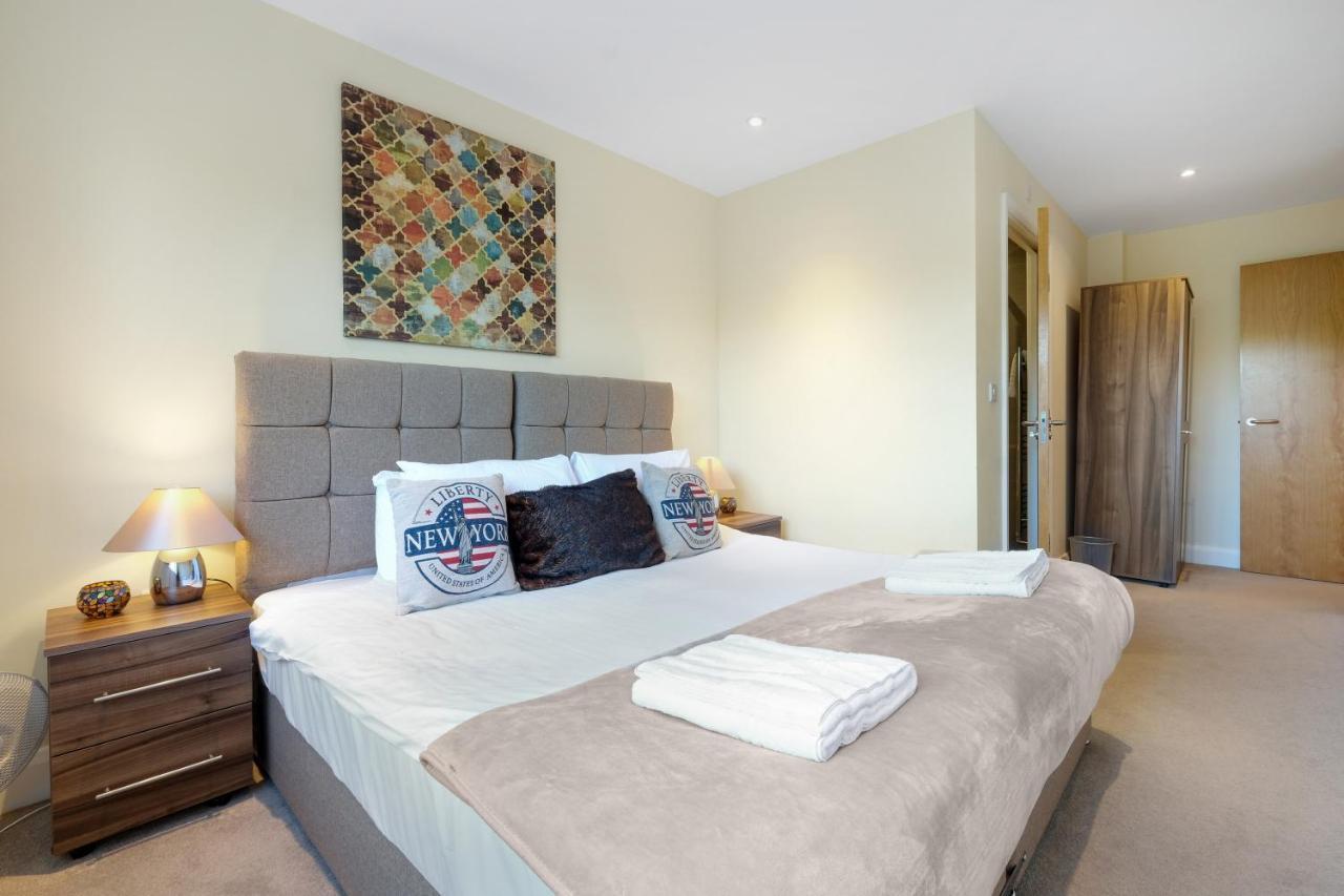 London Heathrow Living Serviced Apartments By Ferndale Stanwell Eksteriør bilde