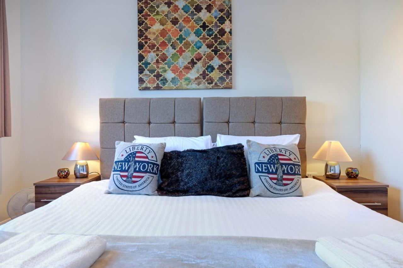 London Heathrow Living Serviced Apartments By Ferndale Stanwell Eksteriør bilde