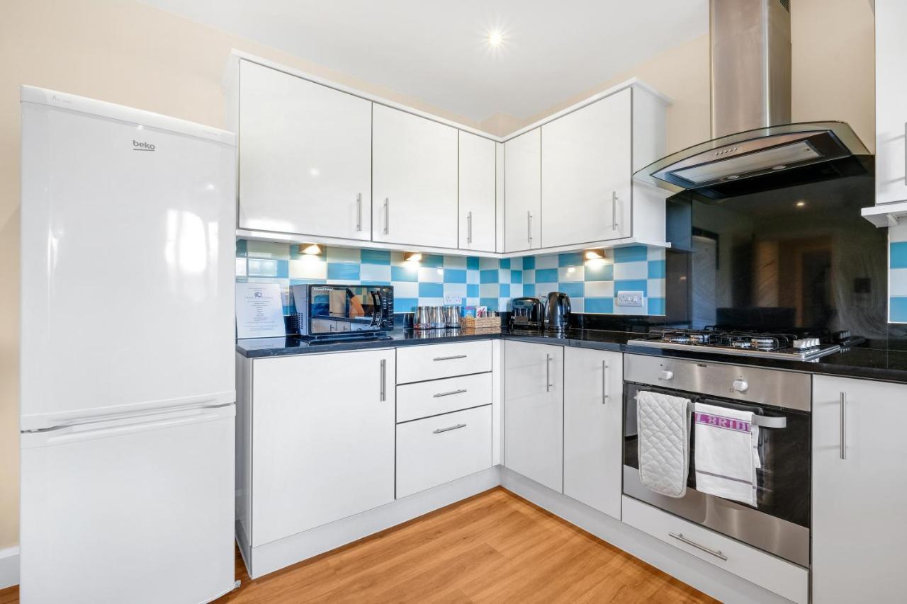 London Heathrow Living Serviced Apartments By Ferndale Stanwell Eksteriør bilde