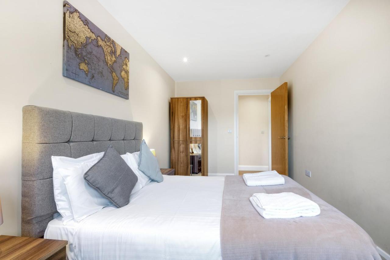 London Heathrow Living Serviced Apartments By Ferndale Stanwell Eksteriør bilde