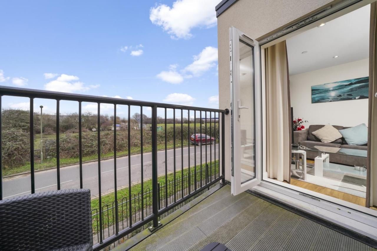 London Heathrow Living Serviced Apartments By Ferndale Stanwell Eksteriør bilde
