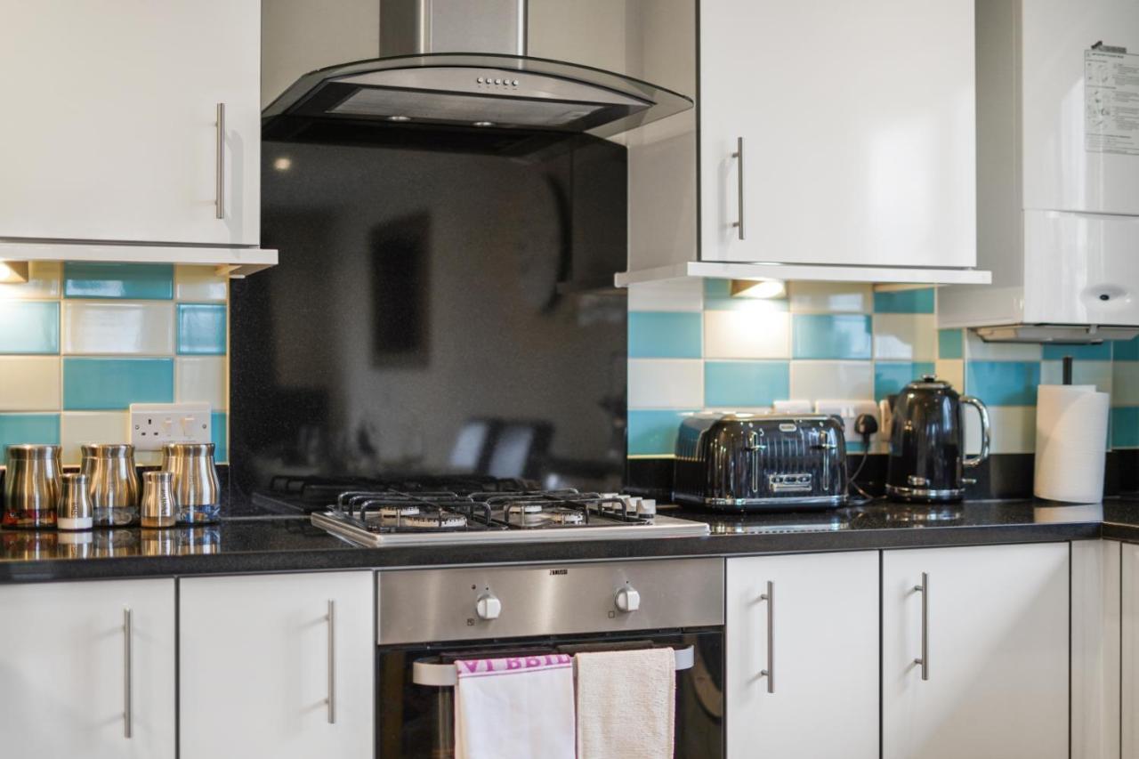 London Heathrow Living Serviced Apartments By Ferndale Stanwell Eksteriør bilde