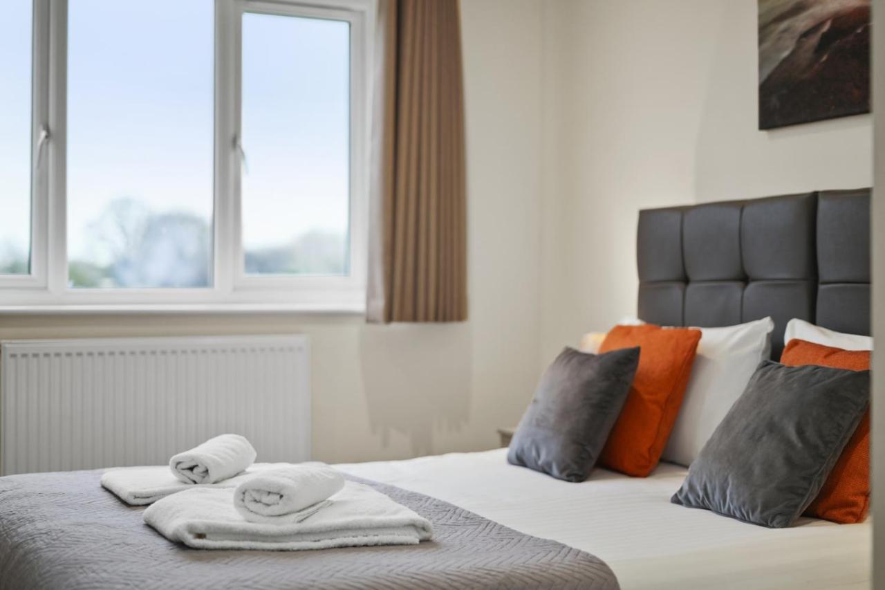 London Heathrow Living Serviced Apartments By Ferndale Stanwell Eksteriør bilde