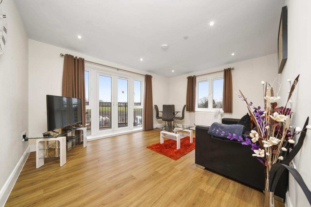 London Heathrow Living Serviced Apartments By Ferndale Stanwell Eksteriør bilde