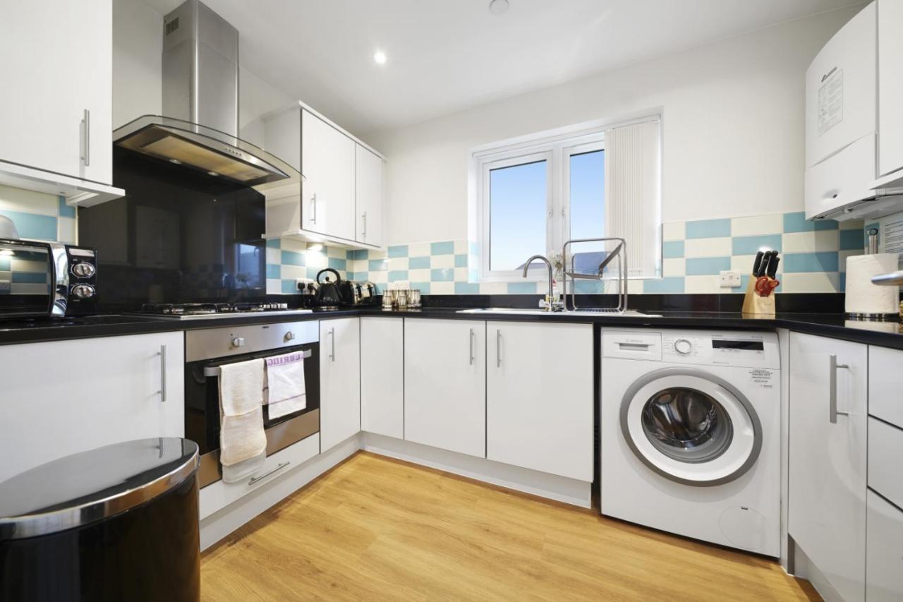 London Heathrow Living Serviced Apartments By Ferndale Stanwell Eksteriør bilde