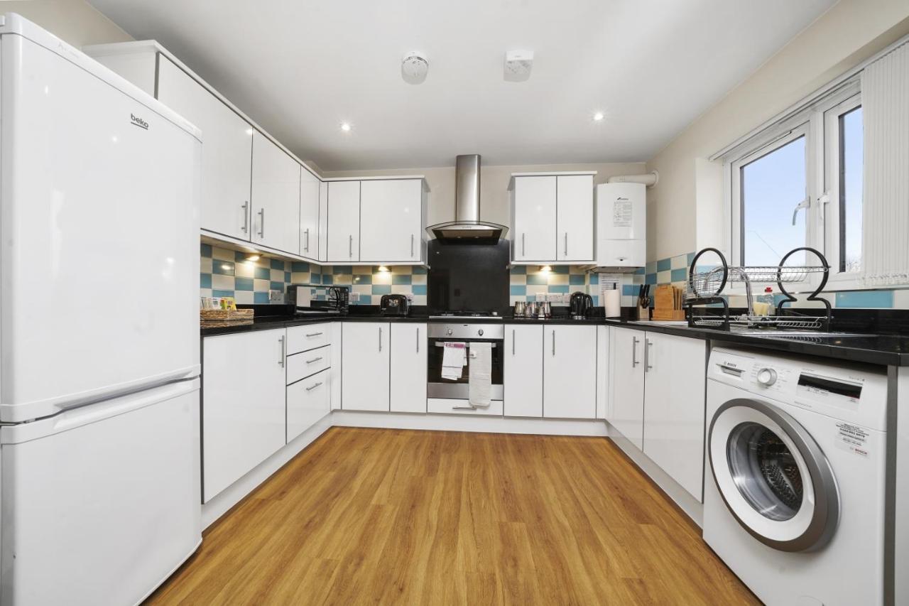 London Heathrow Living Serviced Apartments By Ferndale Stanwell Eksteriør bilde