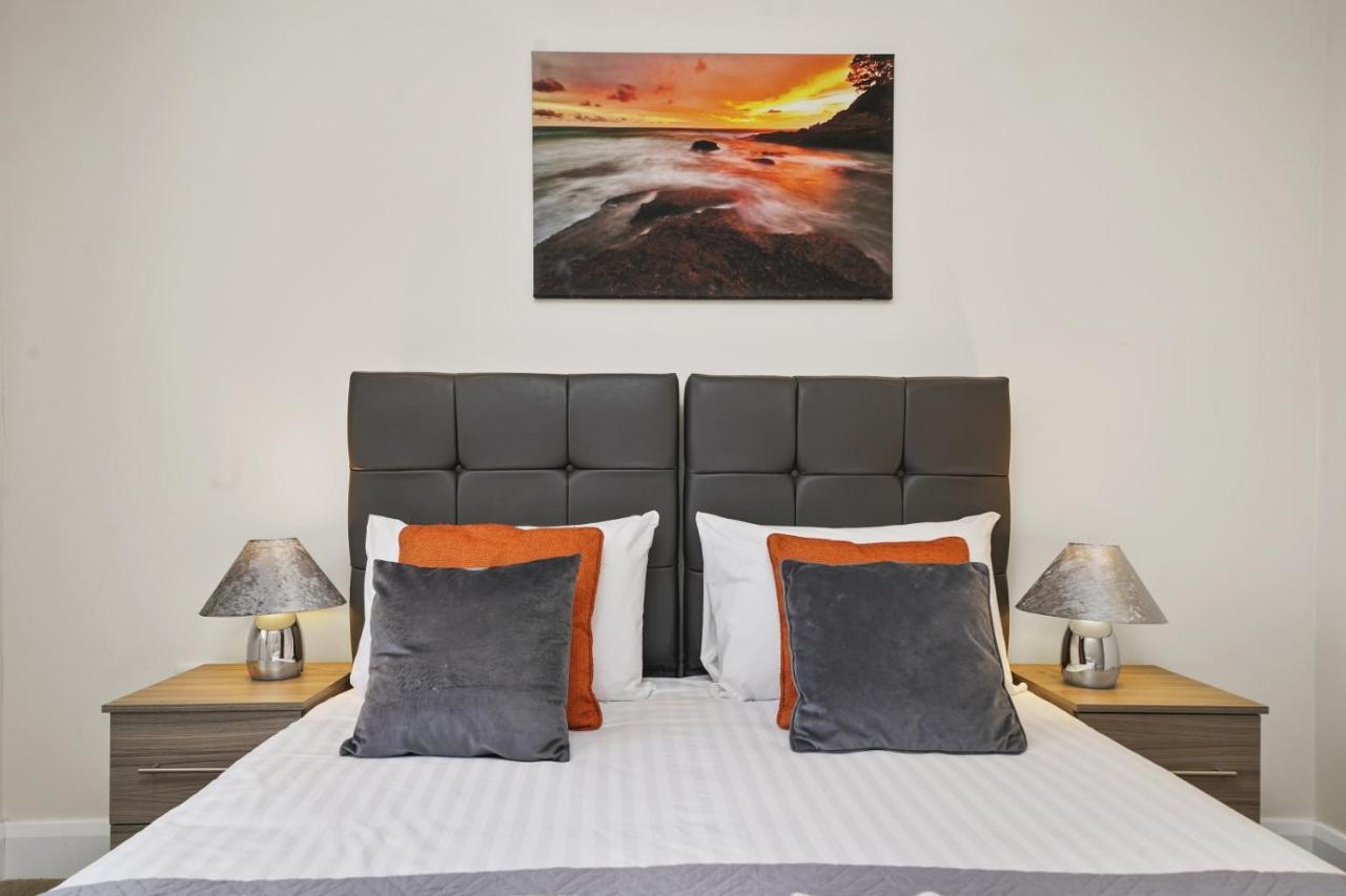 London Heathrow Living Serviced Apartments By Ferndale Stanwell Eksteriør bilde