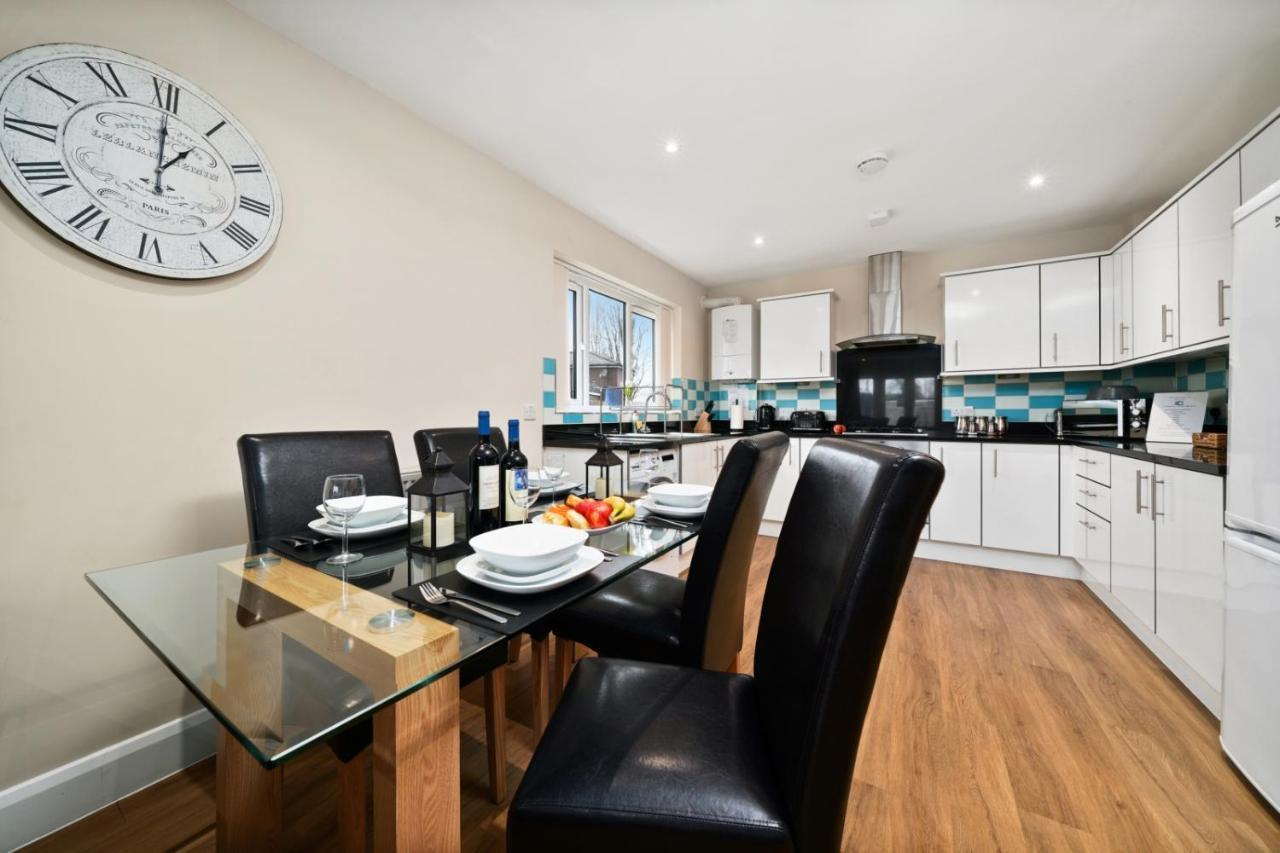 London Heathrow Living Serviced Apartments By Ferndale Stanwell Eksteriør bilde