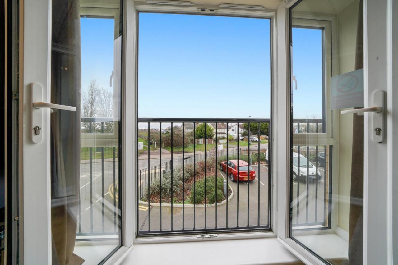 London Heathrow Living Serviced Apartments By Ferndale Stanwell Eksteriør bilde