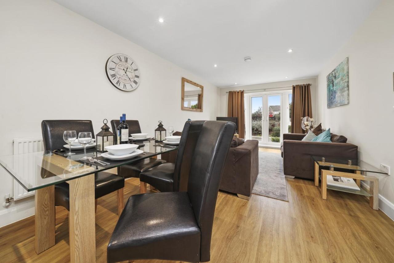 London Heathrow Living Serviced Apartments By Ferndale Stanwell Eksteriør bilde